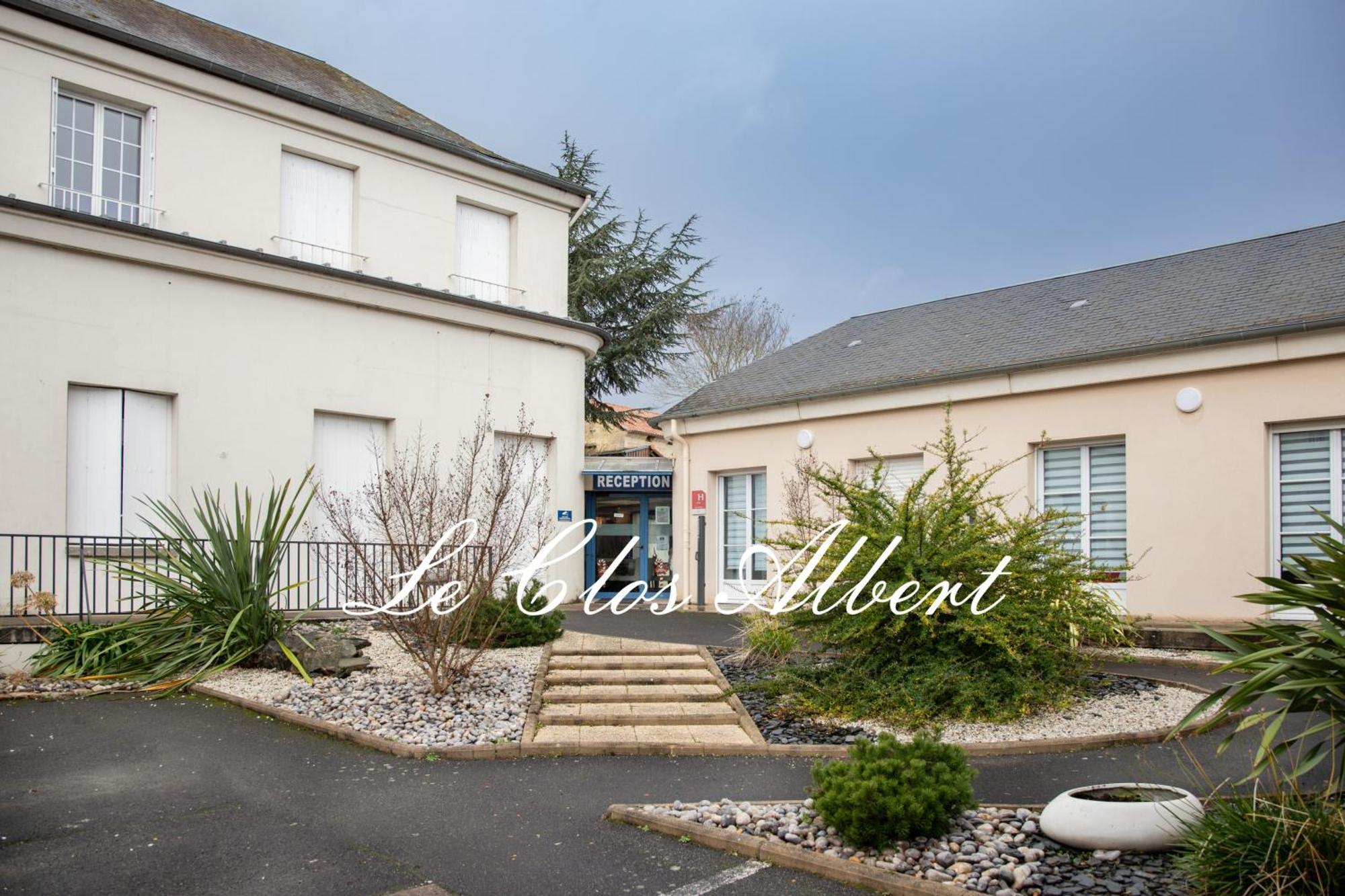 Le Clos Albert Loudun Exteriör bild